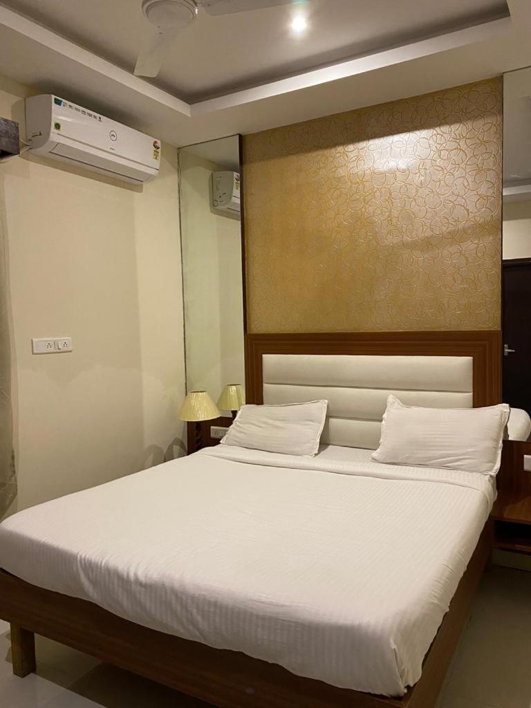 Akshatha Home Stay Bangalore Exterior photo